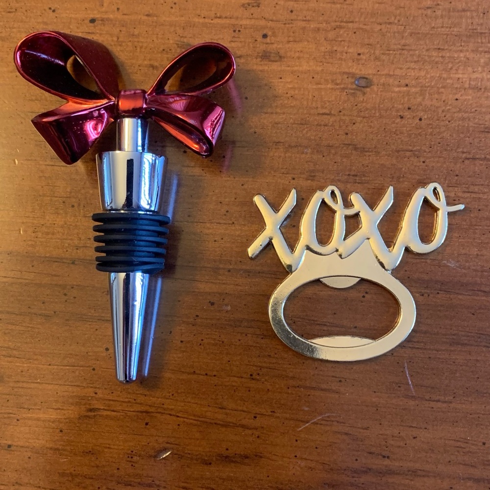 Martha Stewart Red Bow and Kate Aspen XOXO Wine Bottle Stoppers
